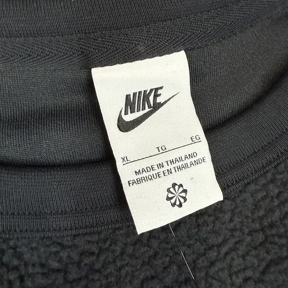 Nike Sweatshirt Pullover Fleece Club Crew Size XL FB8378-010 Black NEW $90 - Picture 3 of 12